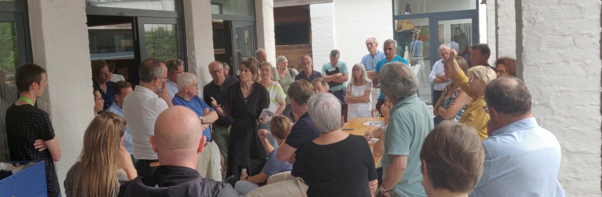 Bewoners Rozemarijnstraat, Bernard Spaelaan en buurt tijdens het infomoment op 11/09/2023